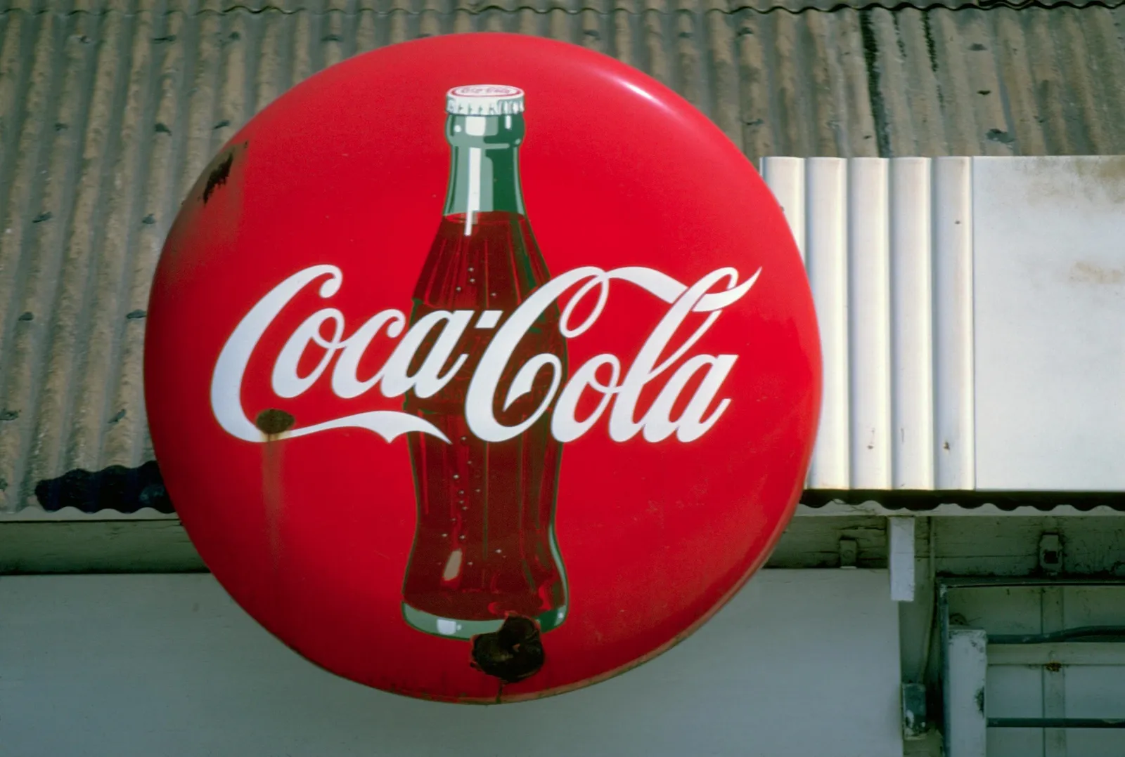 7 Facts About Coca-Cola's Iconic Bottle