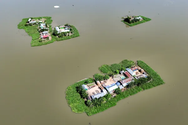 Life on a flooded island thumbnail