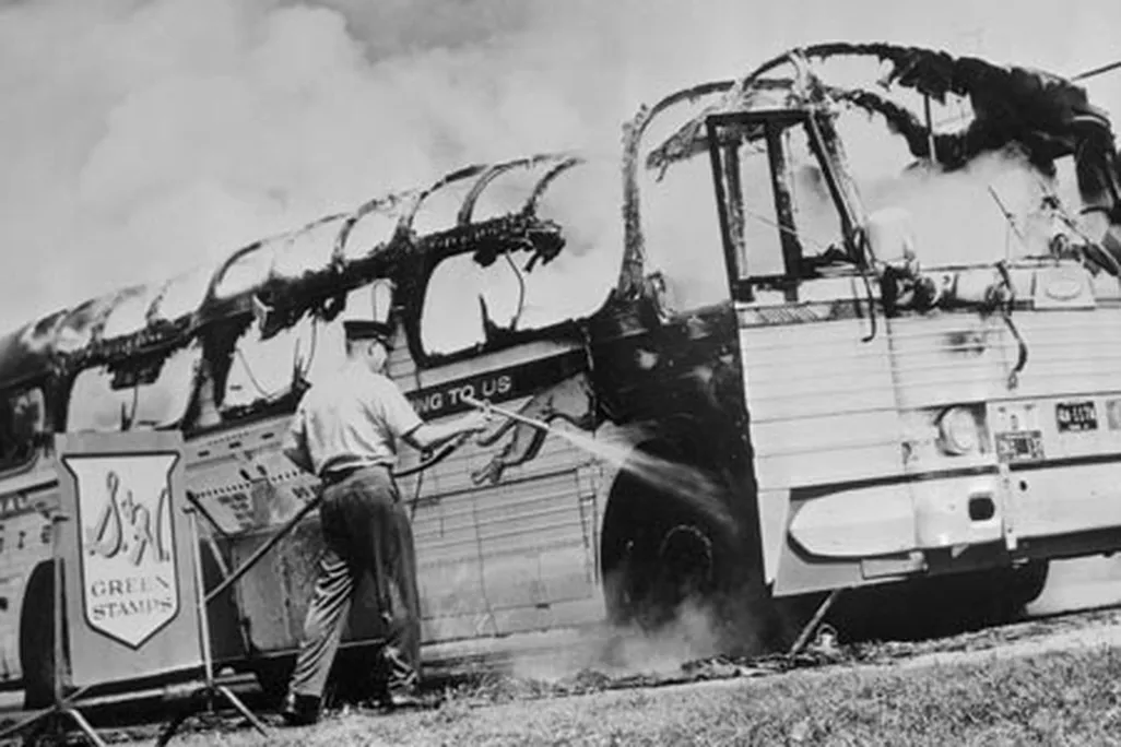 Mob attacks bus