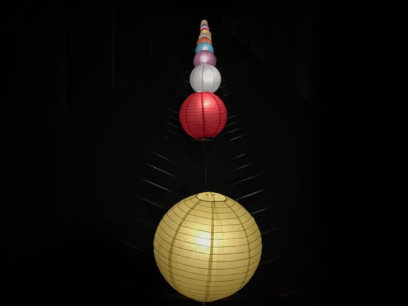 University Games Twinkle Stars 3D Solar System – 40 Leuchtende Sterne Mit Klebemasse, Für Zimmerdeko