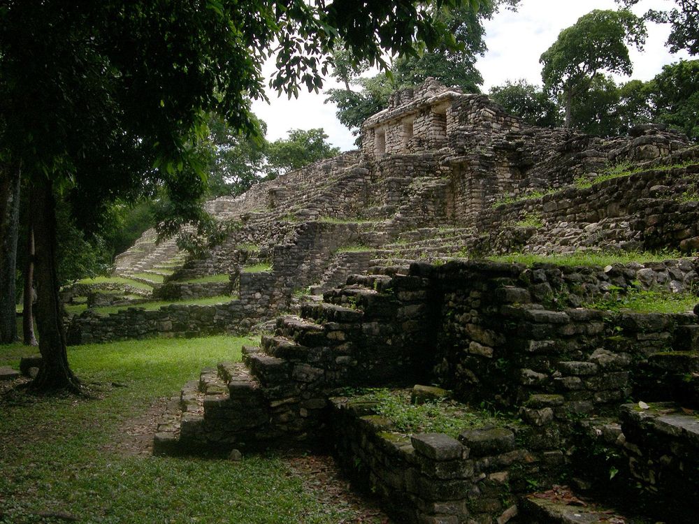 Yaxchilan_1.jpg