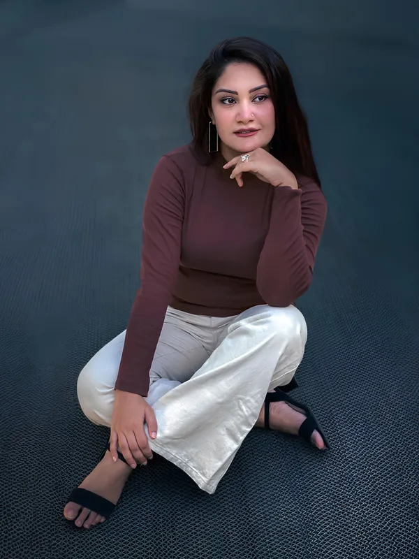 “Maroon Stillness” thumbnail