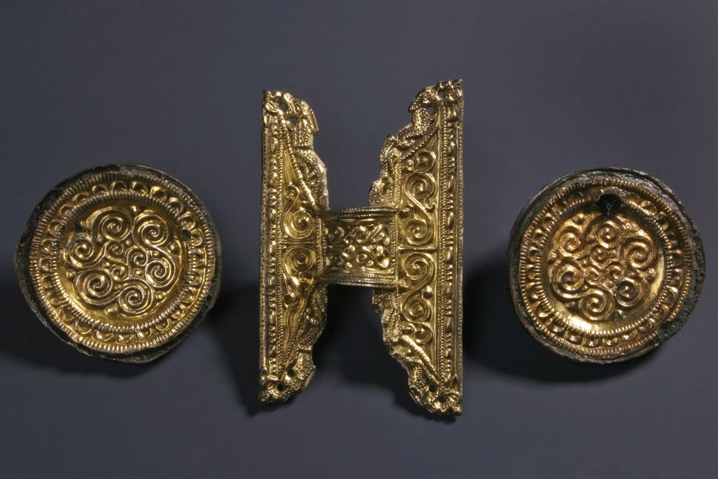 Goods from a grave site at Issendorf cemetery in Lower-Saxony, Germany.
