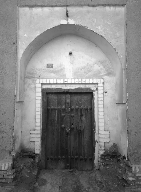 A door to memories in historical Yazd thumbnail