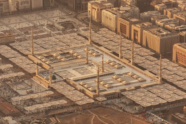 Medina's Heart: The Prophet's Mosque thumbnail