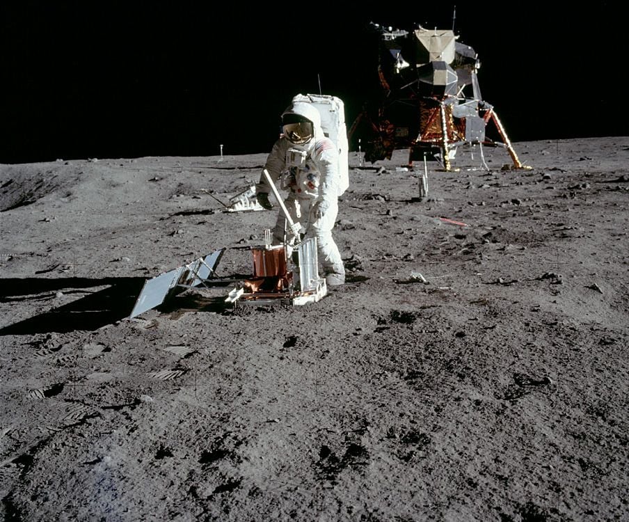 Apollo 11 seismometer install