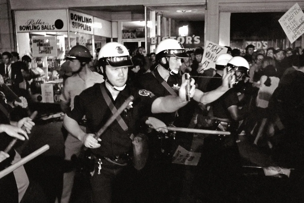Oakland Police Use Mace During "Stop the Draft" Week