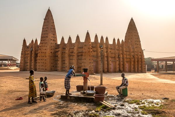 Life Under the Mud Mosque thumbnail