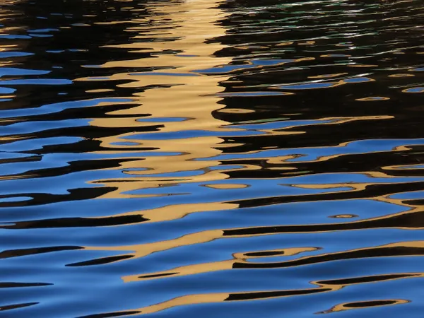 Blue sky on the Lake thumbnail