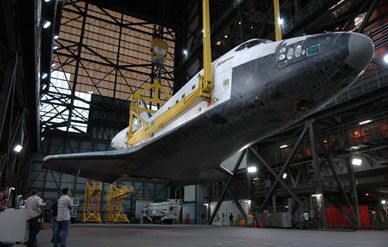 shuttle-hangar-388-sept06.jpg