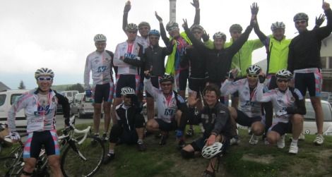 traveling team of cyclists
