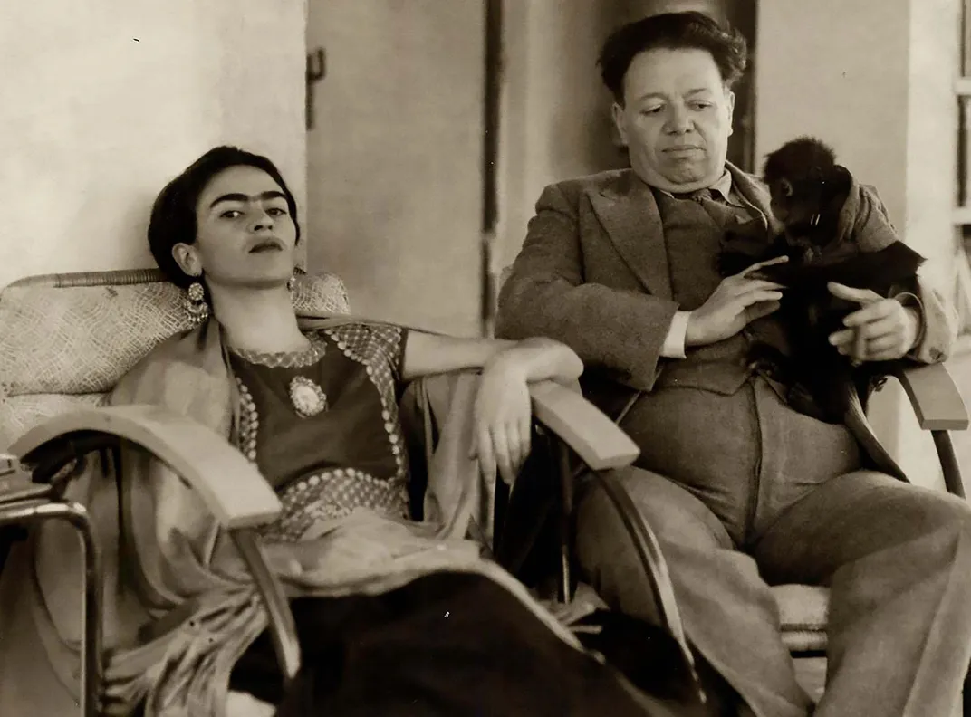 Kahlo and Rivera in a 1937 photograph