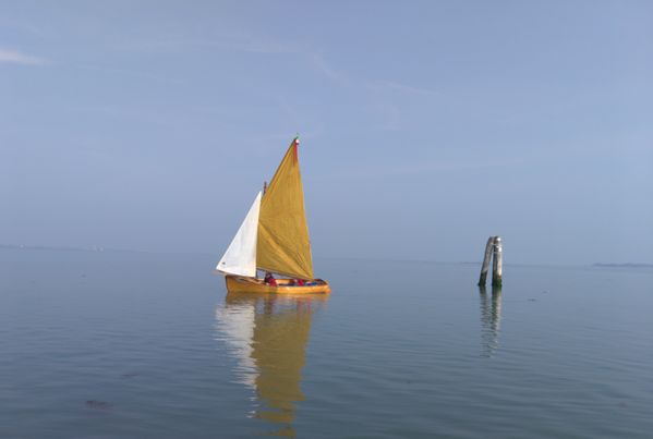 Sail boat on Venice lagoon thumbnail