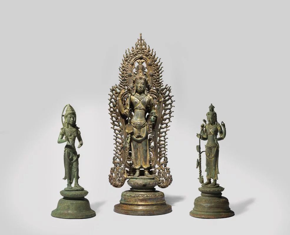 Bodhisattva Avalokiteshvara Padmapani and attendants