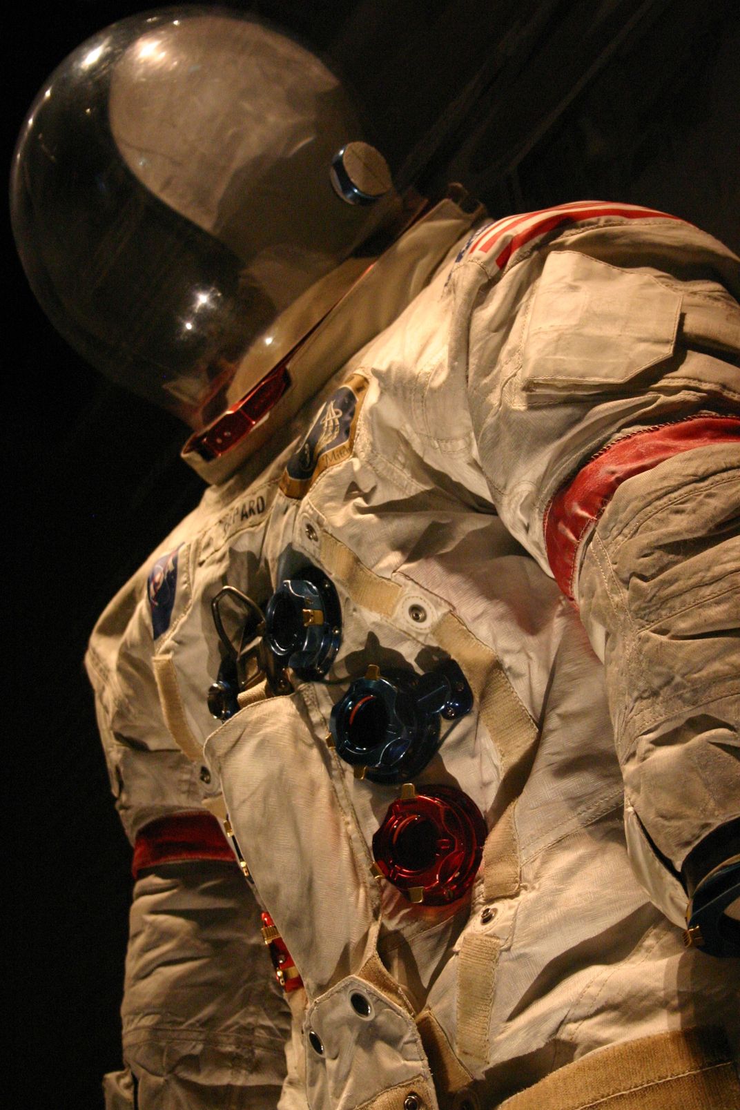 Apollo spacesuit worn by Alan Shepard while walking on the Moon ...