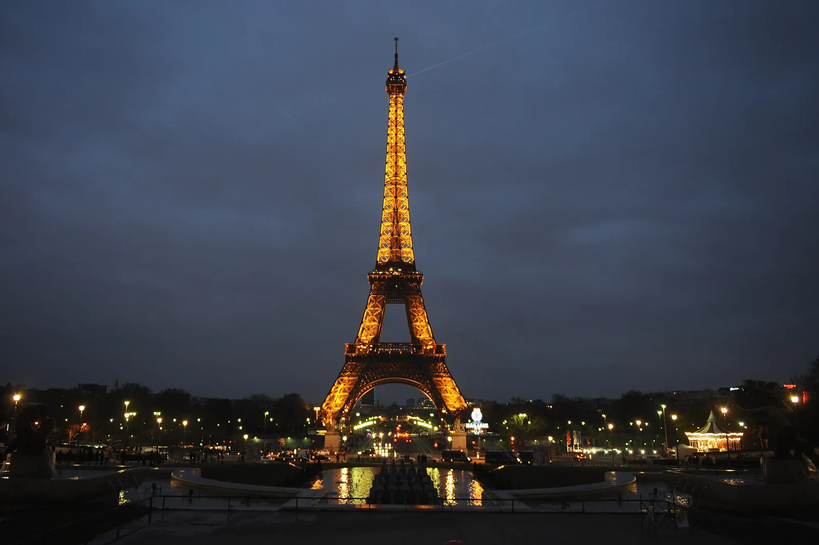 Save Energy, the Eiffel Tower Dims Its Early Smart Smithsonian Magazine