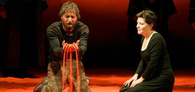 Erin Gann as Xerxes and Helen Carey as Atossa