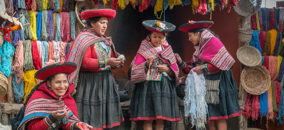  Textile artisans, Centro de Textiles Tradicionales del Cusco. Credit: Richard Stanoss