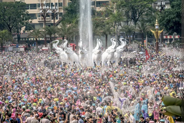 The Splendid Scenery of Xishuangbanna Water Splashing Festival thumbnail