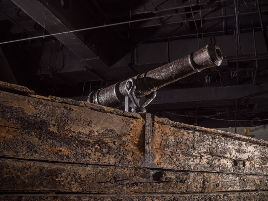 The Philadelphia originally had eight swivel guns, which allowed for precision targeting.