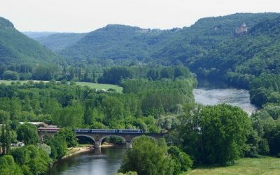 The Dordogne River flows through some of the finest country of southern France. Truffles, cep mushrooms and wild pigs occur in the woods, while huge catfish and pike lurk in the slow eddies of the river.