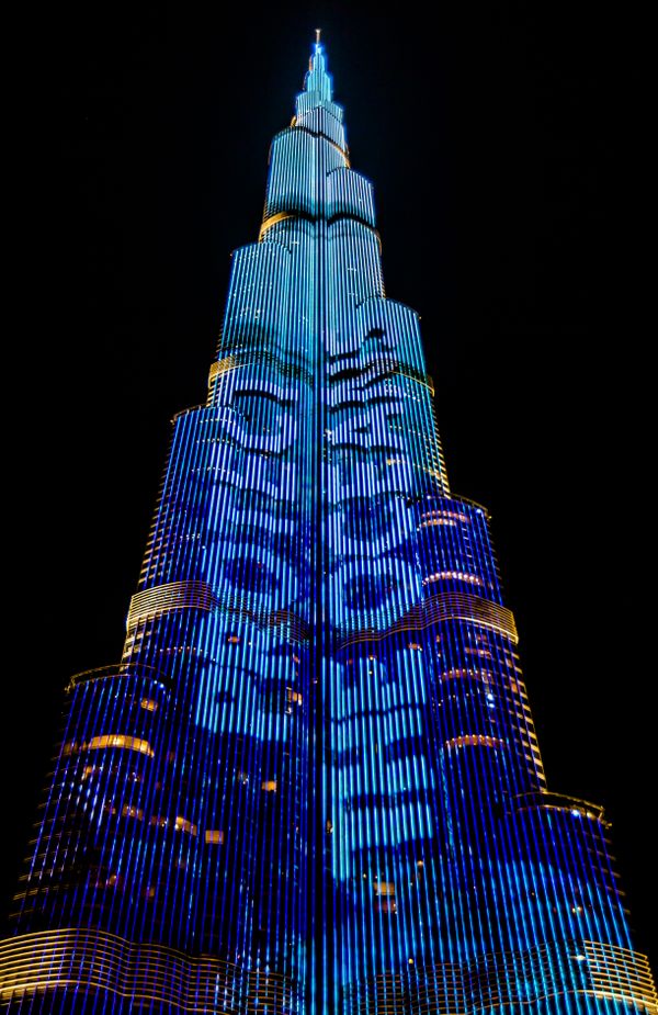 burj khalifa light show 27 protect the oceans thumbnail