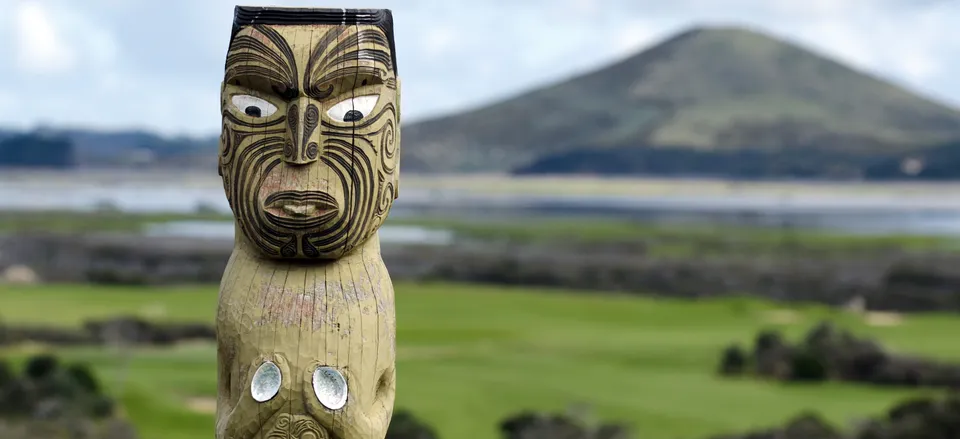  Maori sculpture 
