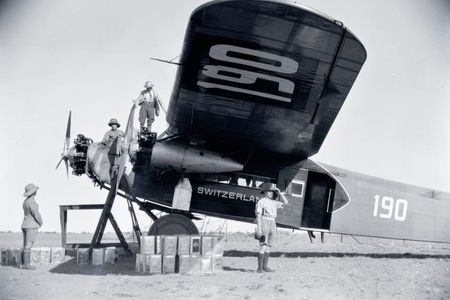 A refueling stop at Mongalla, Sudan, in 1930. Oil and gas were supplied to the way stations by the Anglo-Dutch company Shell. 