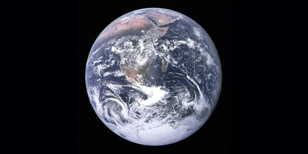 1. Earth GPN-2000-001138 -1100 x 500.jpg