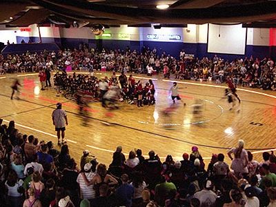 Born in America during the 1930s, roller derby’s popularity rises and falls with periodic regularity.