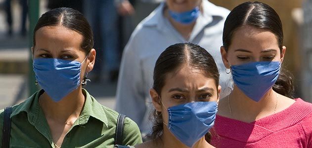 Mexicans wear masks to prevent swine flu in Mexico City