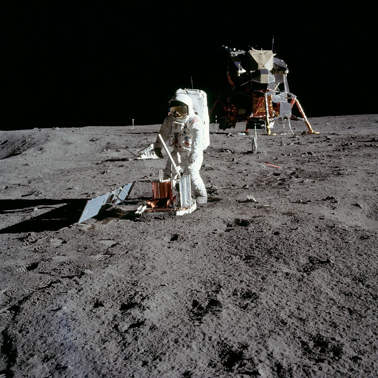 as11-40-5947.jpg