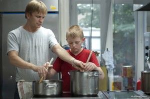 Jérémie Renier and Thomas Doret in The Kid With a Bike