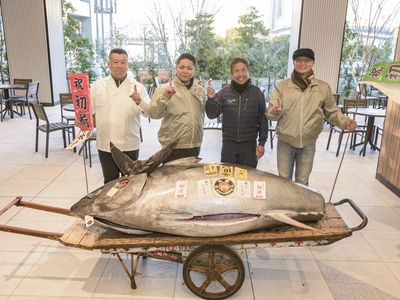 The Onodera Group,&nbsp;a Michelin-starred Japanese sushi restaurant chain, placed the winning bid for the massive fish.