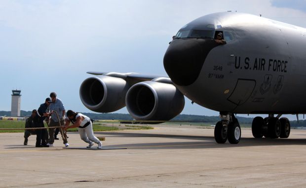 planepull.jpg