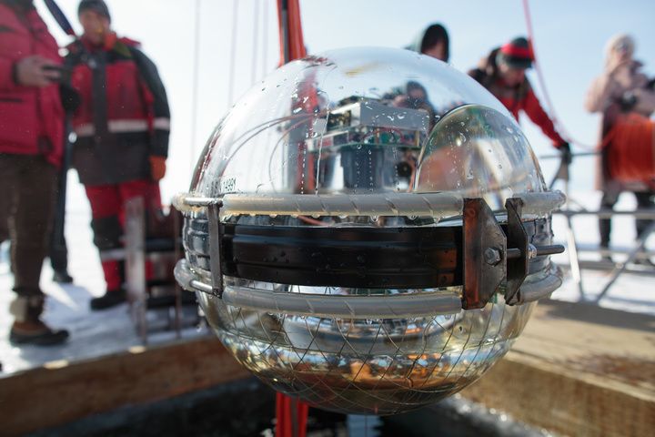 An optic Module of the Baikal-GVD telescope that will be used to detect neutrinos