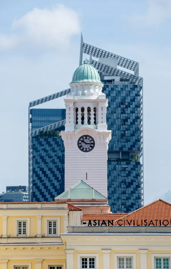 Singapore’s architectural contrasts thumbnail