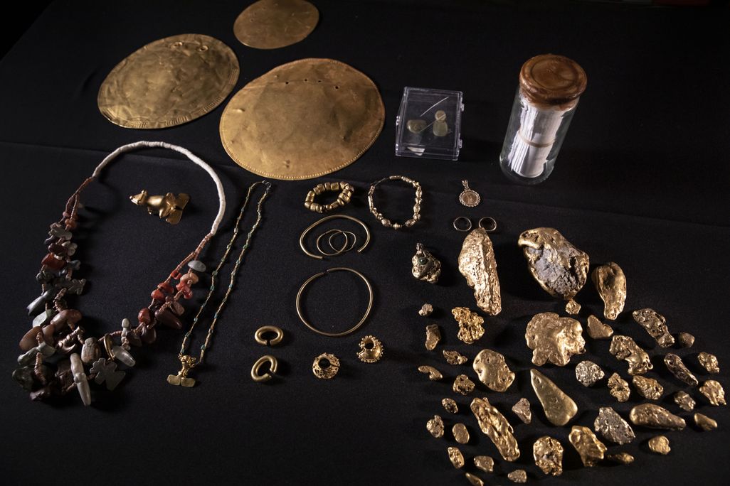 Pieces of Forrest Fenn's treasure