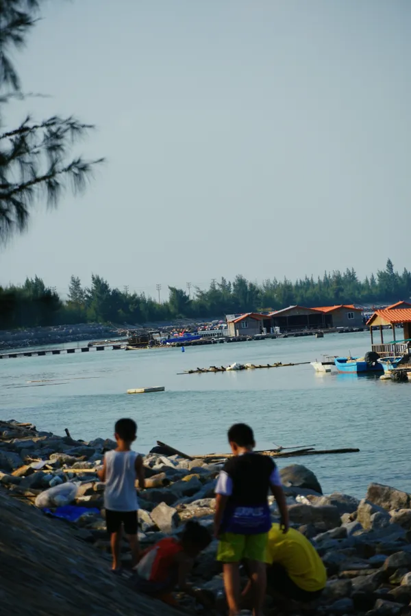 The children in my hometown. thumbnail