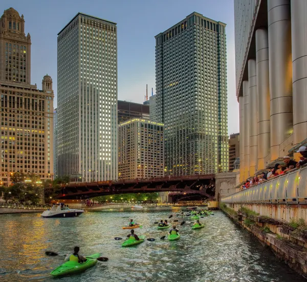 Kayaking through Chicago thumbnail
