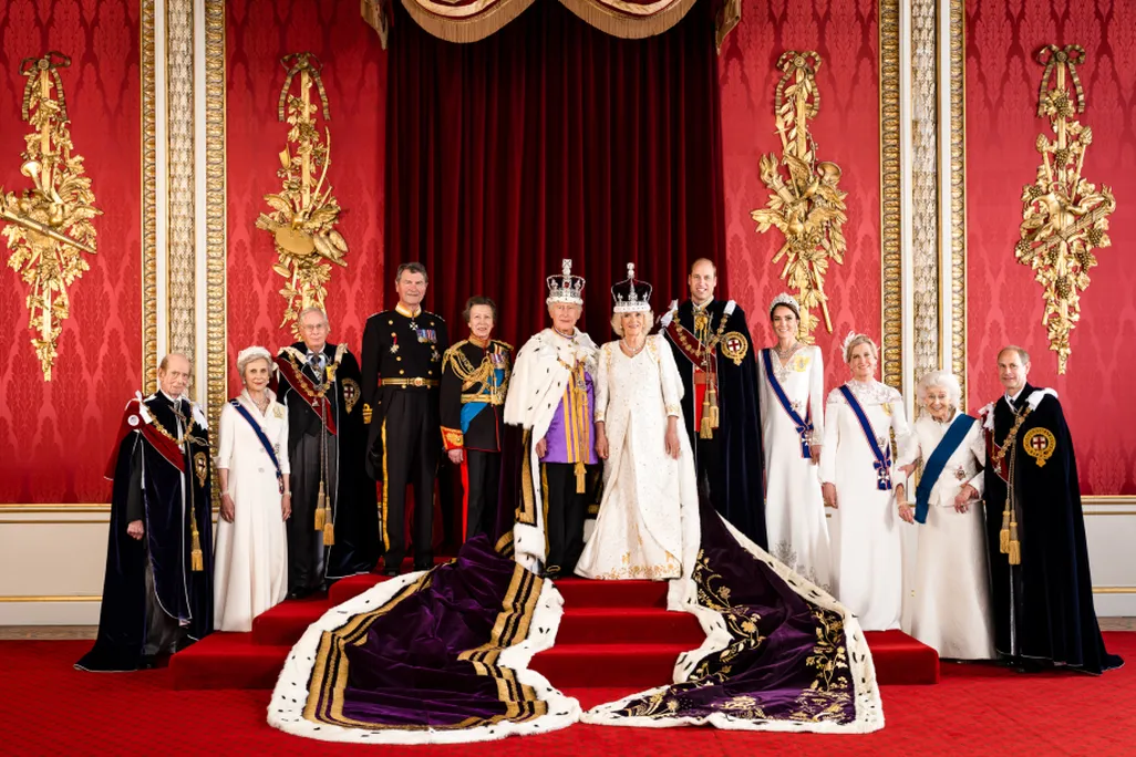 Group photo of the royal family