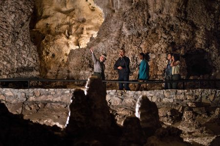 A park ranger gives the Obama family a tour of Carlsbad Caverns National Park in 2016.