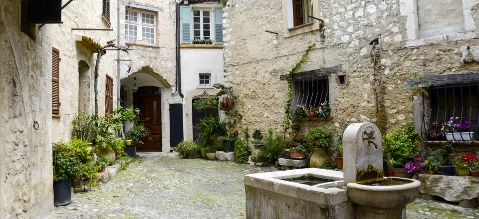  Street in the medieval village of St. Paul du Vence 