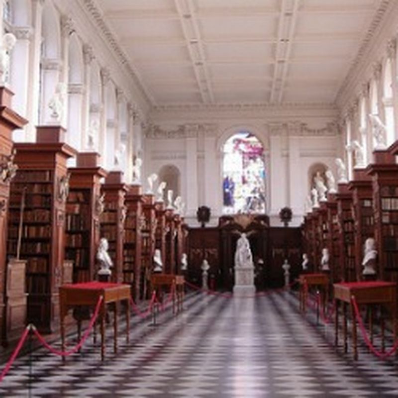 Trinity College Chapel - Isaac Newton