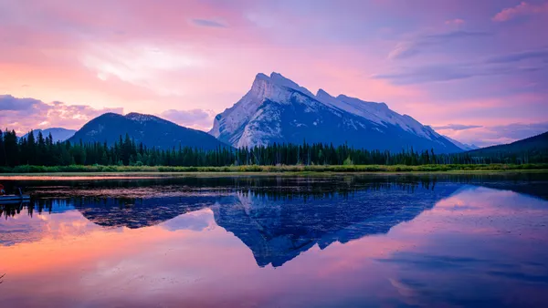 Sunrise over Mount Rundle thumbnail