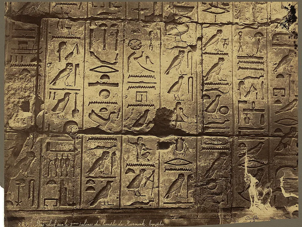 hieroglyphics on tombs