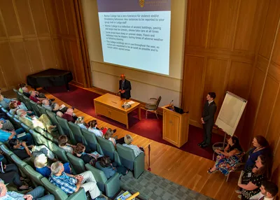 smithsonian-seminar-at-oxford-two-week-study