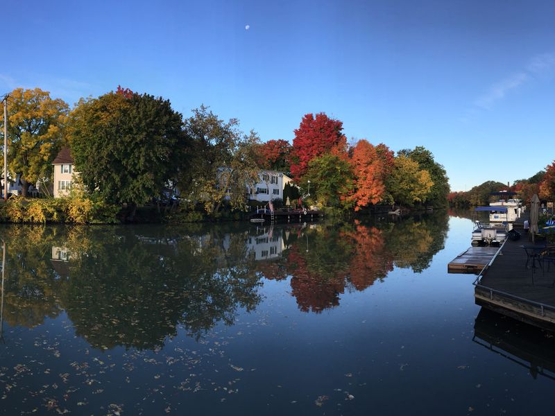 The Erie Canal at the Fairport Village bridge in New York State ...