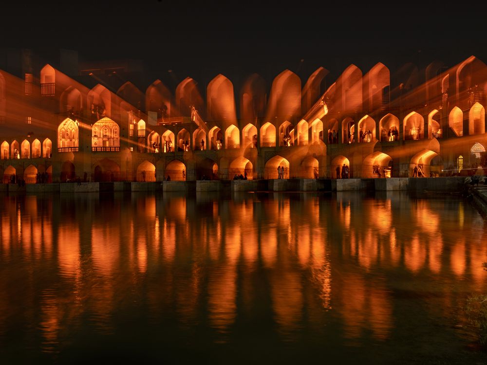 The historic Khaju Bridge and a zooming shot | Smithsonian Photo ...