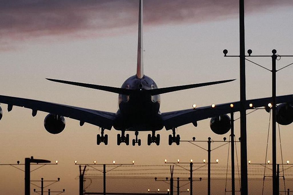 plane landing